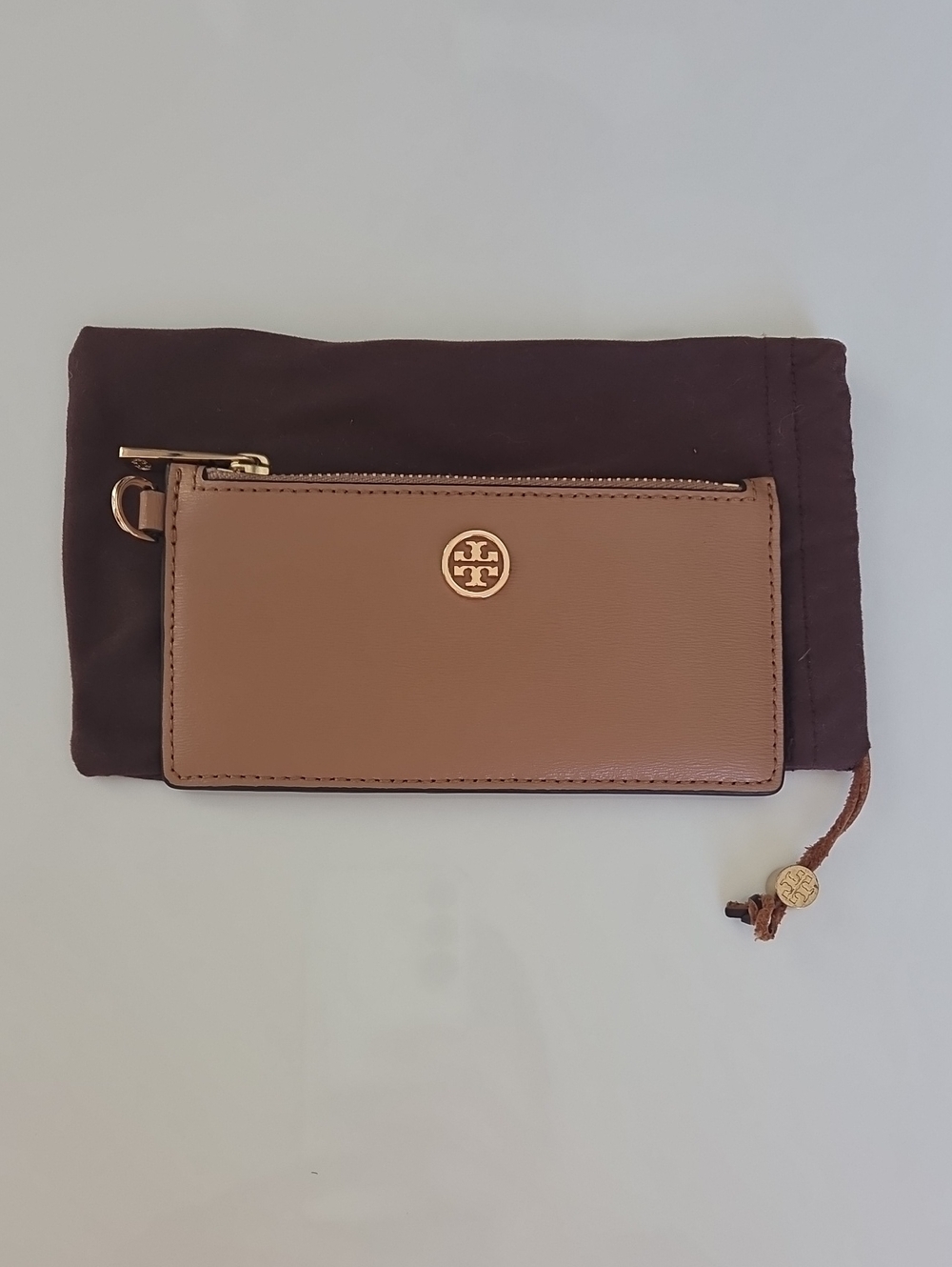 Tory Burch Tan Leather Zip Card Wallet with Logo. NEW